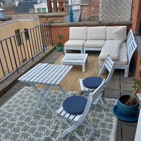 Gezellig Centraal Gelegen Penthouse Apartament Ostenda