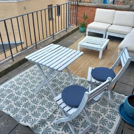 Gezellig Centraal Gelegen Penthouse Appartamento Ostenda