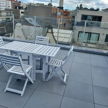 Gezellig Centraal Gelegen Penthouse Appartamento Ostenda